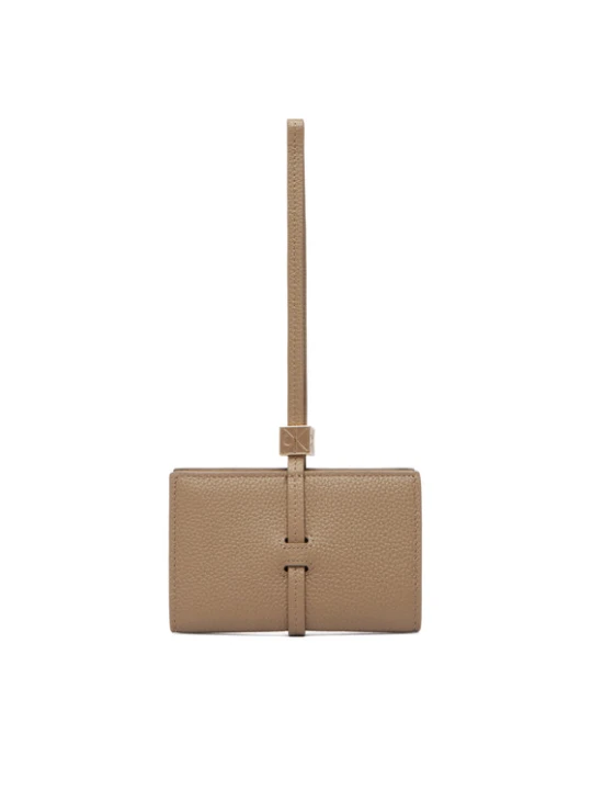 Zdjęcie produktu Portfel Calvin Klein Emblem Hw Pebble Wallet On Strap LV04F1130G Beżowy
