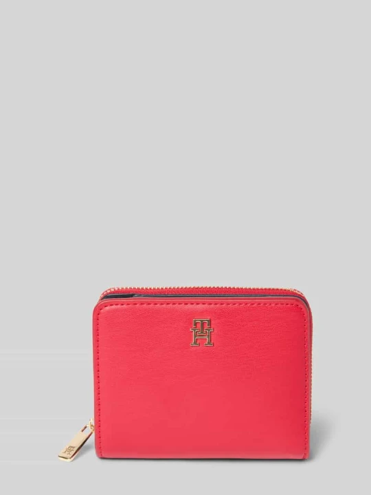 Zdjęcie produktu Portfel z aplikacją z logo model ‘ICON MED ZA FLAP’ Tommy Hilfiger Czerwony
