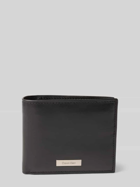 Zdjęcie produktu Portfel z aplikacją z logo model ‘PLAQUE BILLFOLD’ Calvin Klein Czarny