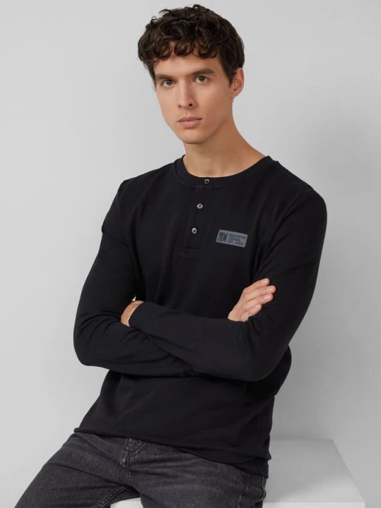 Zdjęcie produktu Prążkowana koszulka Henley z naszywką z metką s.Oliver czarny