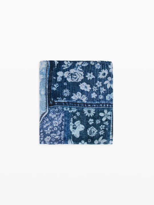 Zdjęcie produktu Prostokątny denimowy szal patch Desigual niebieski
