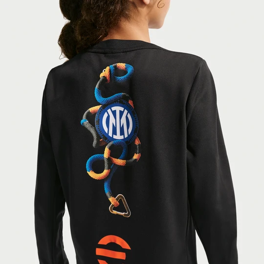 Zdjęcie produktu Przedmeczowa koszulka piłkarska z długim rękawem dla dużych dzieci Nike ACG Dri-FIT Inter Mediolan Academy Pro SE - Czerń