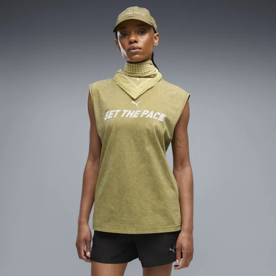Zdjęcie produktu PUMA Damska koszulka bez rękawów Run Culture Collective o luźnym kroju z grafiką i efektem sprania, Odzież, Brązowy Chai Latte