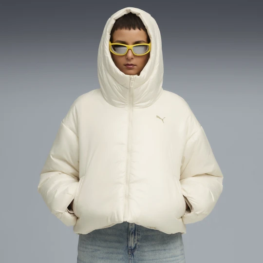 Zdjęcie produktu PUMA Damska kurtka ocieplana Wardrobe Essentials błyszcząca z kapturem, Odzież, Biały