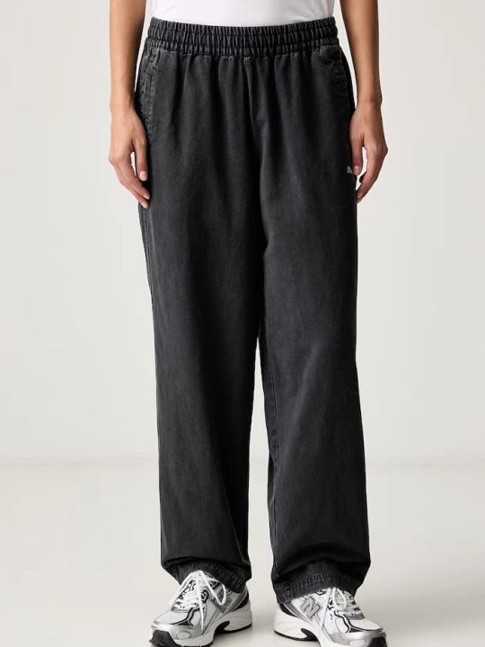 Zdjęcie produktu Puma jeansy relaxed fit damskie FUTURE ARCHIVE szary