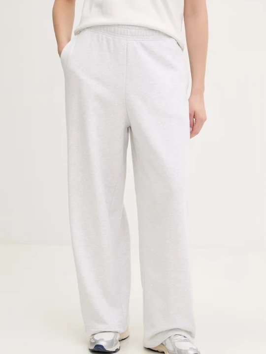 Zdjęcie produktu Puma spodnie dresowe bawełniane Wardrobe Essentials biały