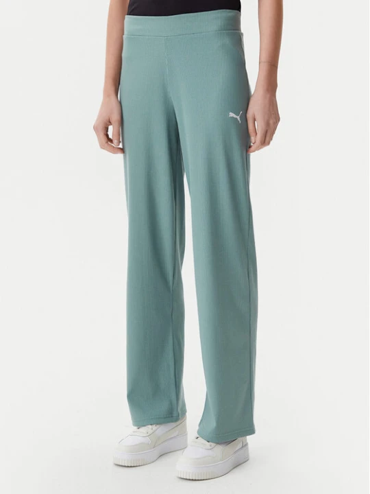 Zdjęcie produktu Puma Spodnie dresowe Ess Elevated 685025 Zielony Straight Fit