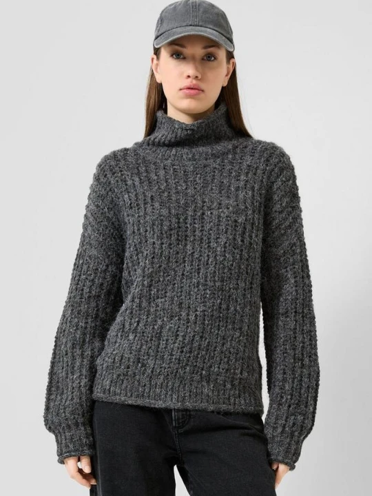 Zdjęcie produktu Puszysty sweter oversize z golfem QS czarny