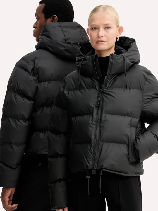 Zdjęcie produktu Rains kurtka przeciwdeszczowa Alta Short Puffer Jacket W3T3 czarny