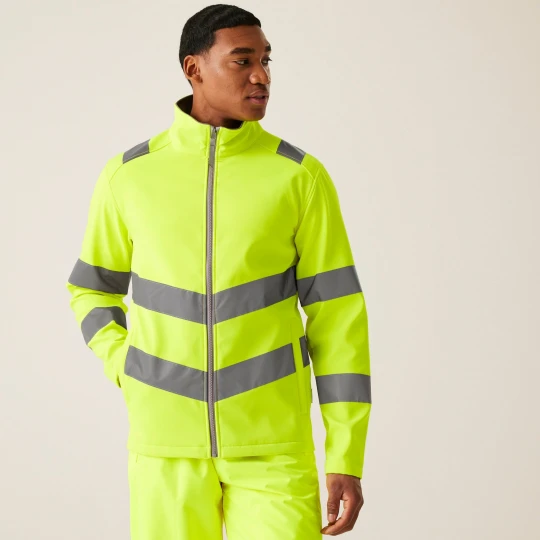 Zdjęcie produktu Regatta Professional Men's Hi-Vis Pro Contract Ablaze 2 Layer Softshell Jacket Żółty