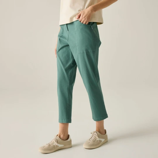 Zdjęcie produktu Regatta Spodnie damskie capri Shorebella Zielony