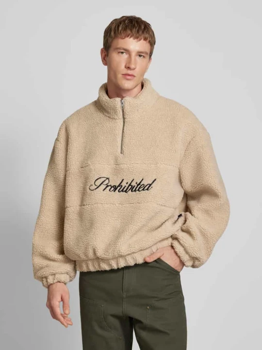 Zdjęcie produktu Regular Fit troyer z pluszu typu teddy model 'Woodford' PROHIBITED Beżowy