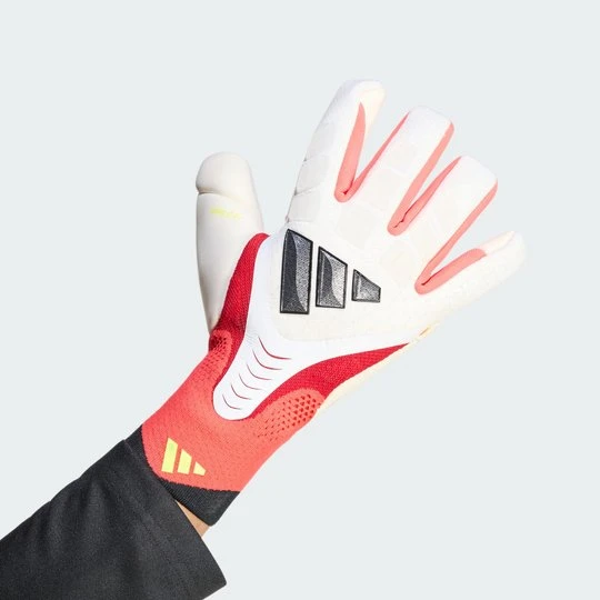 Zdjęcie produktu RĘKAWICE BRAMKARSKIE PREDATOR PRO Adidas