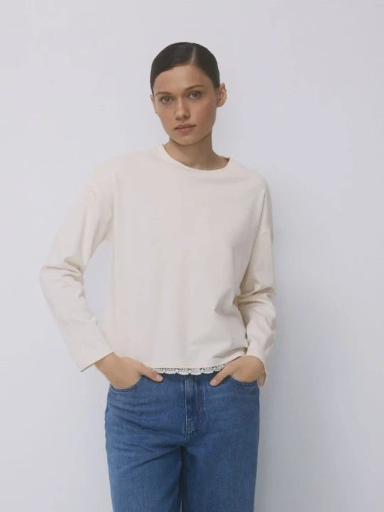 Zdjęcie produktu Reserved - Bawełniany longsleeve z koronką - kremowy