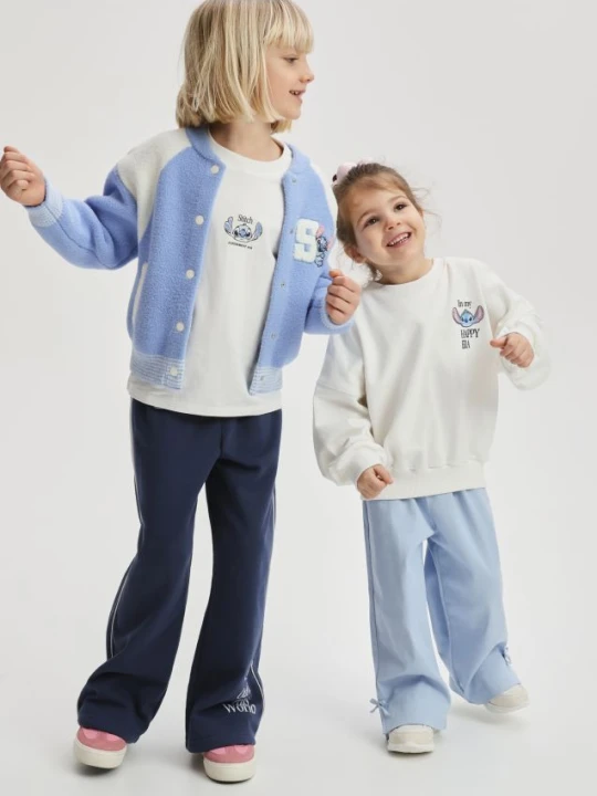 Zdjęcie produktu Reserved - Bluza Lilo i Stitch - złamana biel