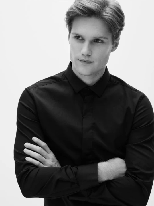 Zdjęcie produktu Reserved - Gładka koszula super slim fit - czarny