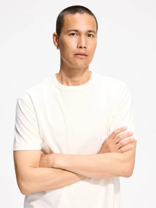 Zdjęcie produktu Reserved - Gładki t-shirt comfort fit - złamana biel