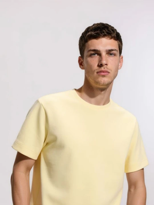 Zdjęcie produktu Reserved - Gładki t-shirt regular fit - żółty
