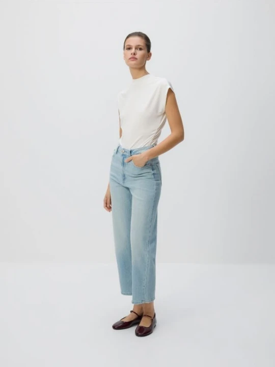 Zdjęcie produktu Reserved - Jeansy straight fit - niebieski