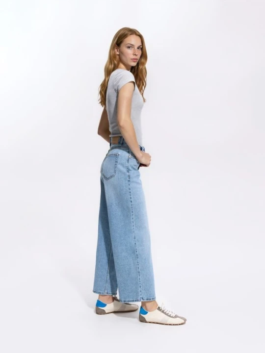 Zdjęcie produktu Reserved - Jeansy wide leg z krótszą nogawką - niebieski
