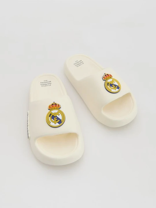 Zdjęcie produktu Reserved - Klapki Real Madrid - złamana biel