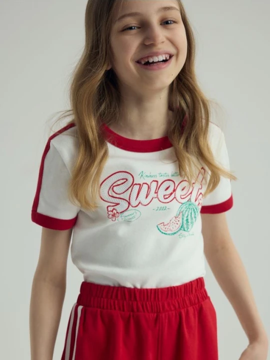 Zdjęcie produktu Reserved - Krótki t-shirt z nadrukiem - złamana biel