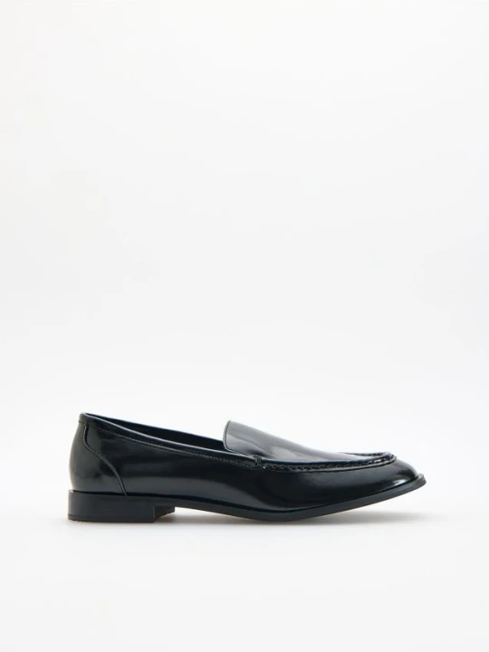 Zdjęcie produktu Reserved - Lakierowane loafersy - czarny