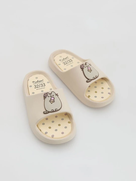 Zdjęcie produktu Reserved - Lekkie klapki Pusheen - kremowy