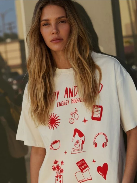 Zdjęcie produktu Reserved - Luźny t-shirt z nadrukiem - złamana biel
