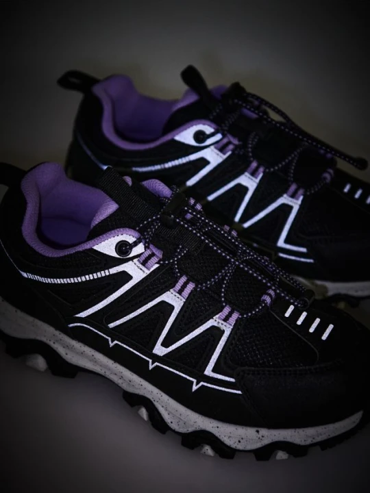 Zdjęcie produktu Reserved - Sneakersy z odblaskowymi wstawkami - czarny