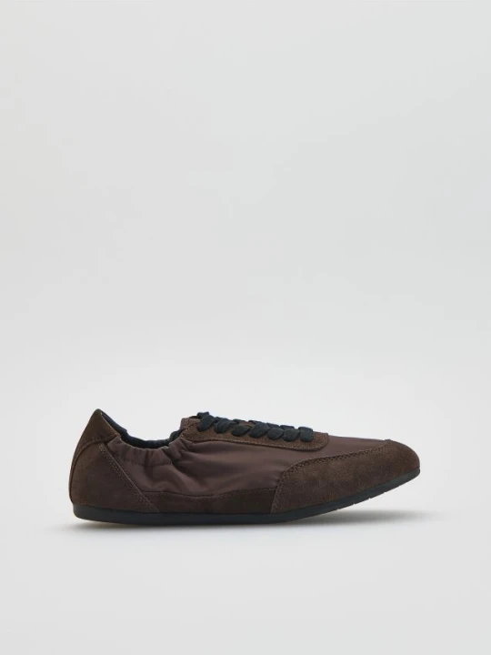 Zdjęcie produktu Reserved - Sneakersy z zamszowymi wstawkami - ciemnobrązowy