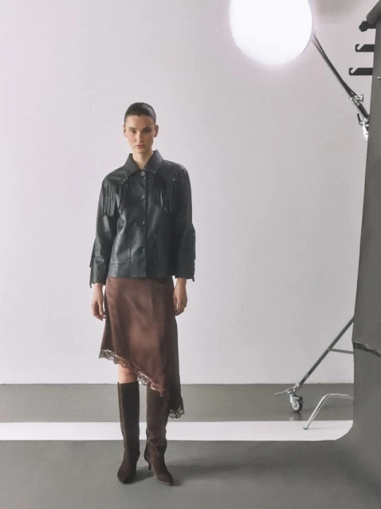 Zdjęcie produktu Reserved - Spódnica z asymetrycznym dołem - ciemnobrązowy