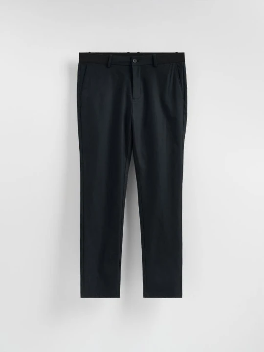 Zdjęcie produktu Reserved - Spodnie chino slim fit - czarny