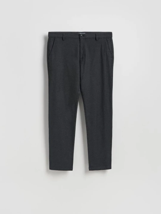 Zdjęcie produktu Reserved - Spodnie chino slim fit - czarny