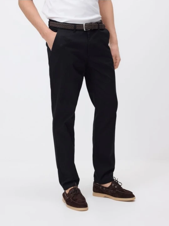 Zdjęcie produktu Reserved - Spodnie chino slim z paskiem - czarny