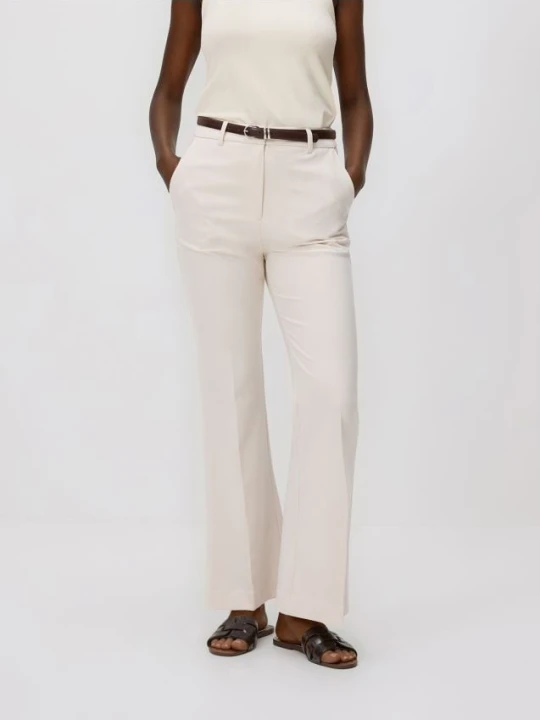 Zdjęcie produktu Reserved - Spodnie flare z paskiem - złamana biel
