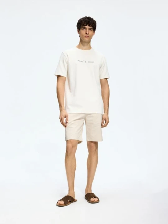 Zdjęcie produktu Reserved - Strukturalny t-shirt regular fit - złamana biel