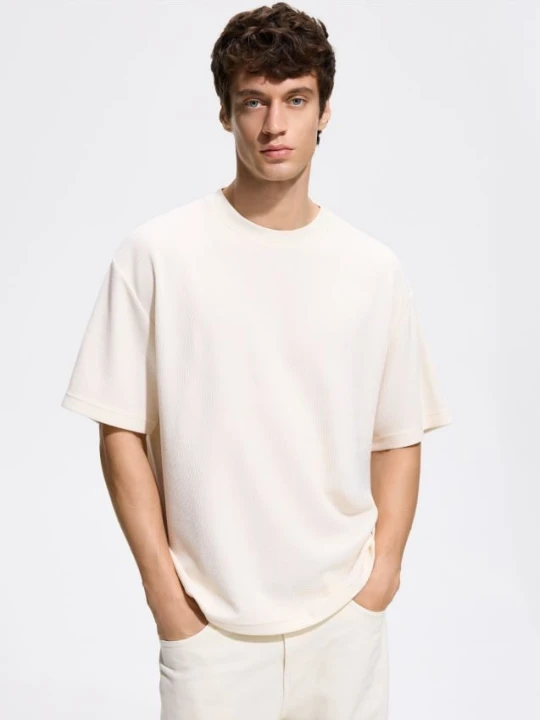 Zdjęcie produktu Reserved - Strukturalny t-shirt relaxed fit - złamana biel