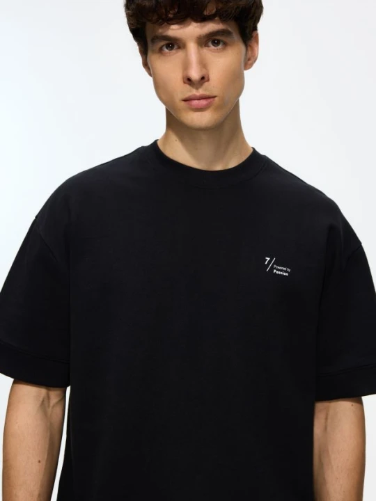 Zdjęcie produktu Reserved - T-shirt boxy z nadrukiem - czarny