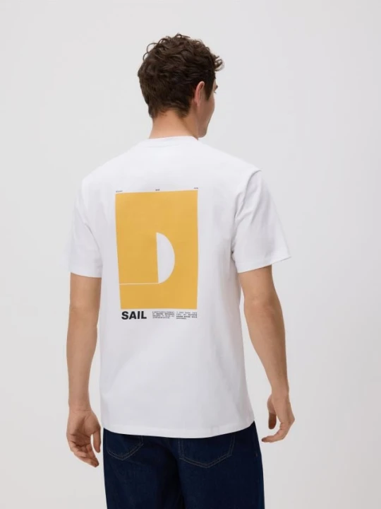 Zdjęcie produktu Reserved - T-shirt comfort z nadrukiem na plecach - biały