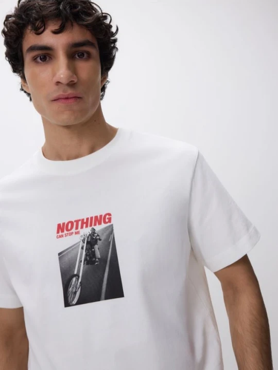 Zdjęcie produktu Reserved - T-shirt comfort z nadrukiem - złamana biel