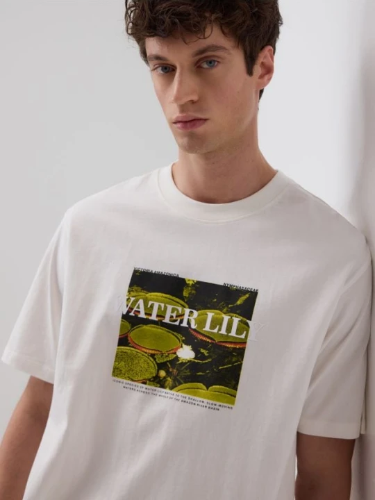 Zdjęcie produktu Reserved - T-shirt comfort z nadrukiem - złamana biel