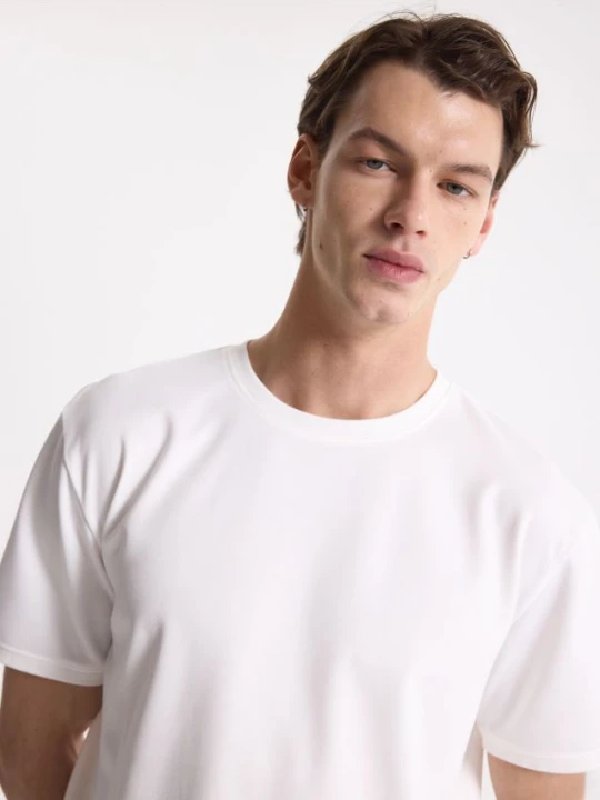 Zdjęcie produktu Reserved - T-shirt regular z dodatkiem lyocellu - złamana biel