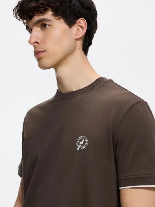 Zdjęcie produktu Reserved - T-shirt regular z haftem - ciemnobrązowy