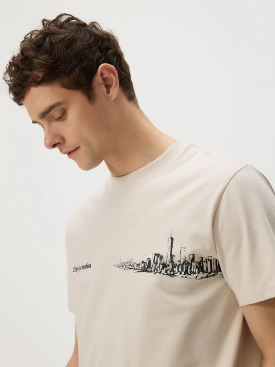 Zdjęcie produktu Reserved - T-shirt regular z nadrukiem - beżowy