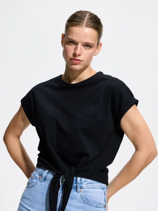 Zdjęcie produktu Reserved - T-shirt z wiązaniem - czarny