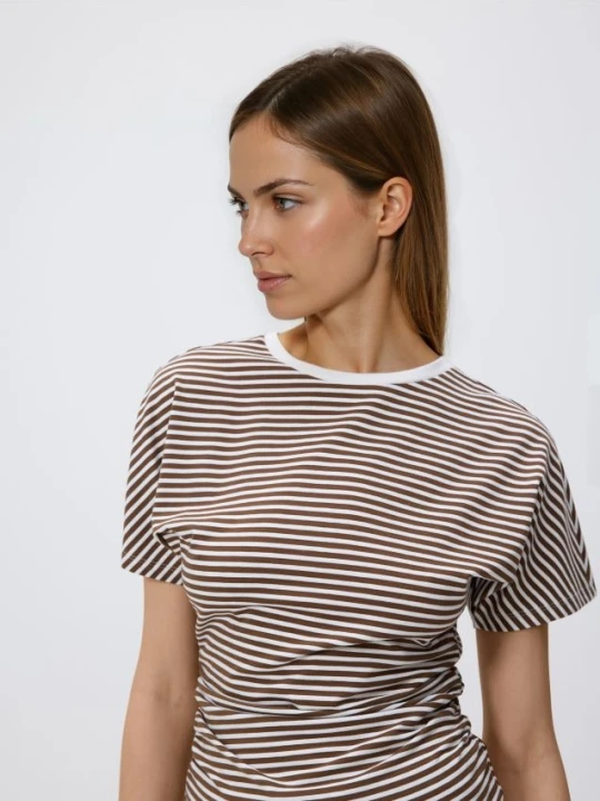 Zdjęcie produktu Reserved - Taliowany t-shirt w paski - wielobarwny