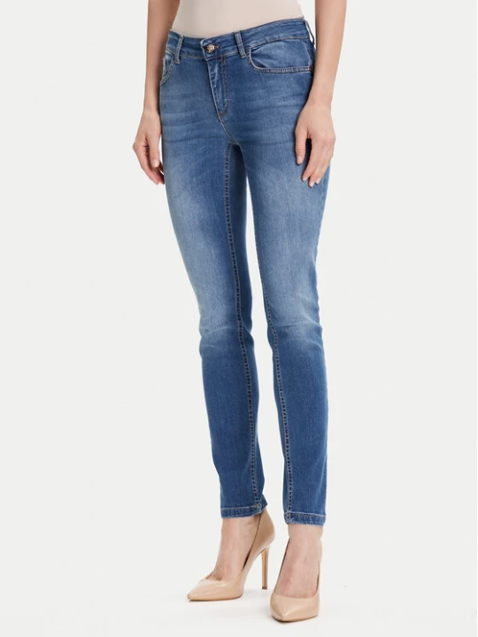 Zdjęcie produktu Rinascimento Jeansy CFC0126201003 Niebieski Slim Fit
