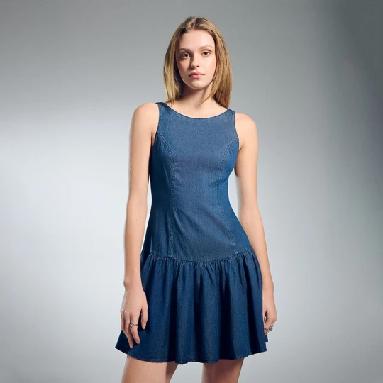 Zdjęcie produktu Rozkloszowana jeansowa sukienka granatowa House
