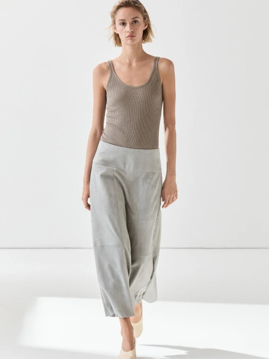 Zdjęcie produktu Rozkloszowana Spódnica Midi Z Zamszowej Skóry Z Paskiem - Szary / Niebieski - Massimo Dutti - Female